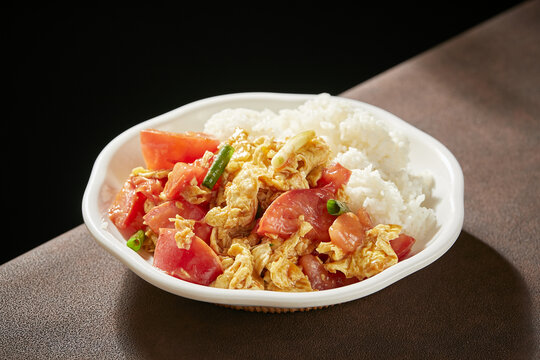 西红柿炒鸡蛋盖饭