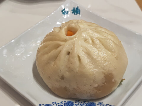 精致美味的中式鲜肉包子