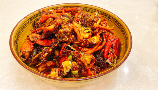 香辣美味的特色炒大龙虾特写