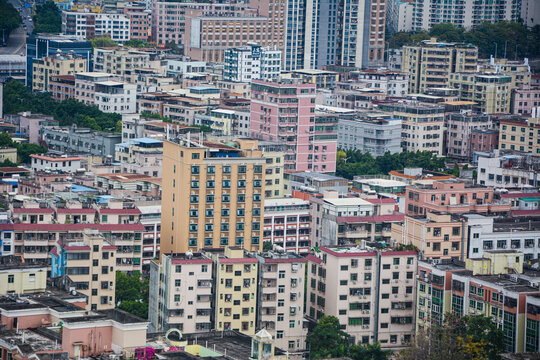 多彩密集的城市建筑群