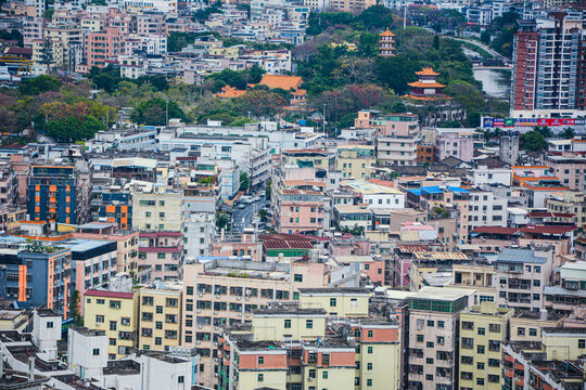 城市俯瞰中的多样建筑景观