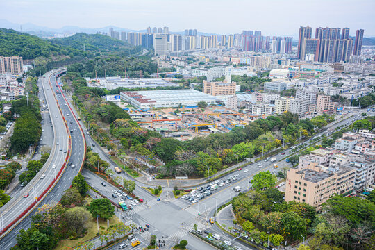 城市交通与建筑鸟瞰景象