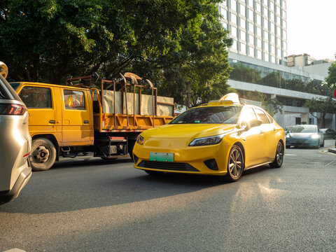 交通工具车辆黄色出租车货车