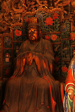 精美古代神像雕塑局部