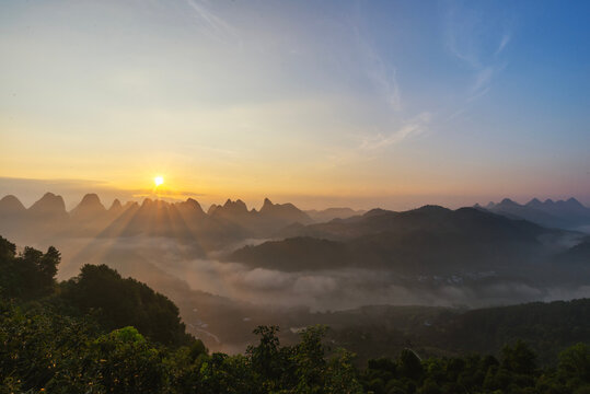 群山