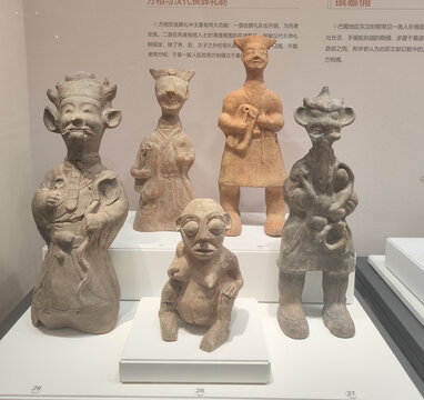 古代陶俑文物展示