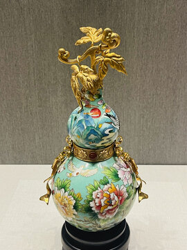 精美珐琅彩葫芦形工艺品