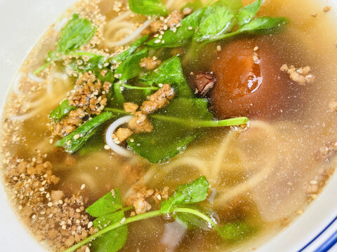 美味营养的青菜肉末鸡蛋面