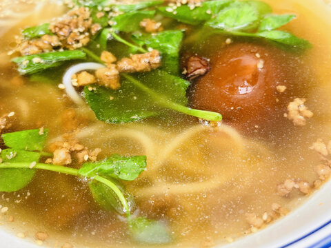 美味营养的青菜肉末鸡蛋面