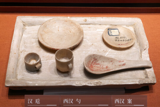 西汉餐具