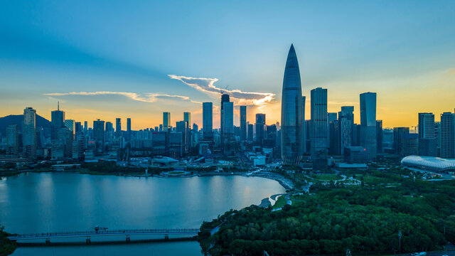 深圳城市天际线日落
