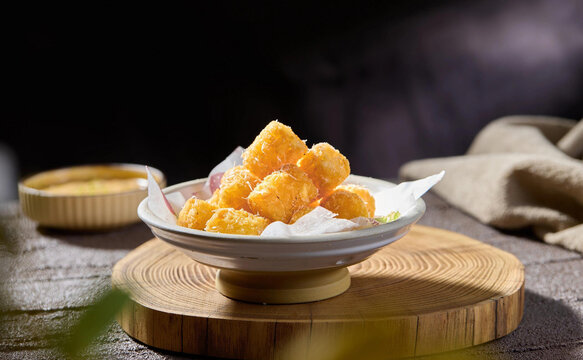 美味香酥黄金炸薯球