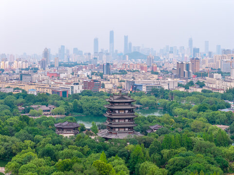航拍济南大明湖公园