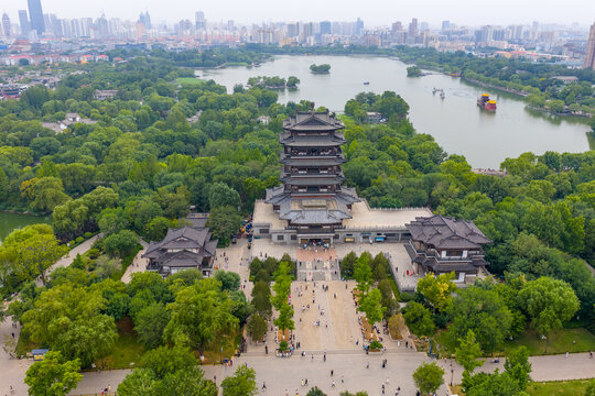 航拍济南大明湖公园