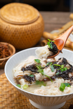 原汤混沌