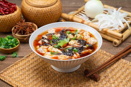 酸汤混沌