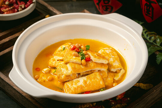 湘菜美味砂锅豆腐佳肴