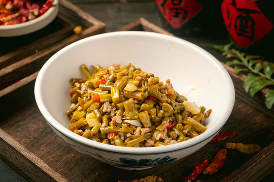 酸豆角炒肉末美味菜肴