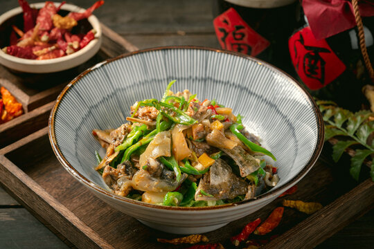 湘菜美味青椒炒甲鱼片