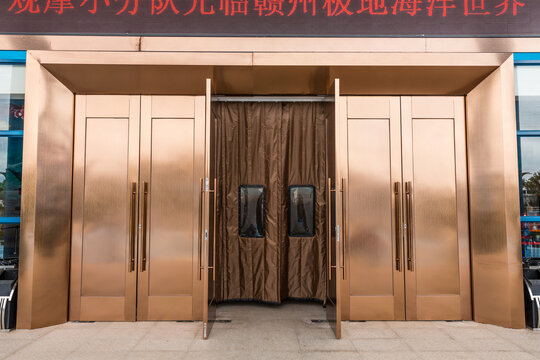 高档商业铜门