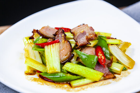 香芹青椒炒腊肉