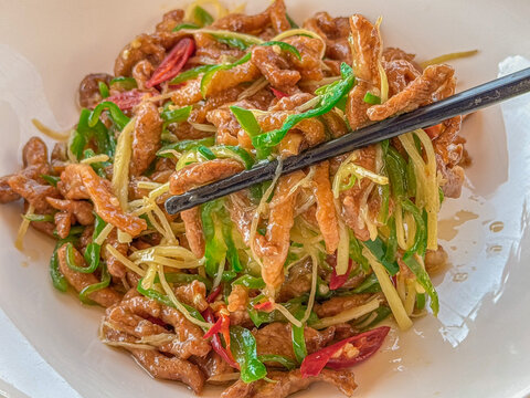 美味青椒肉丝诱人呈现