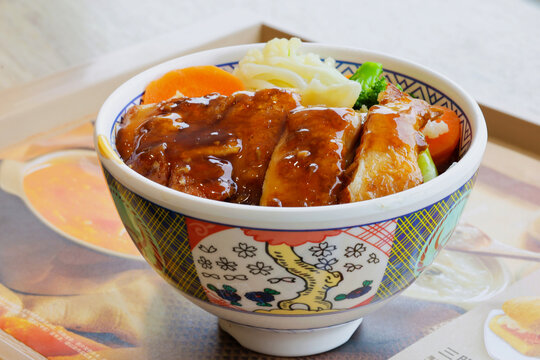 照烧鸡排饭