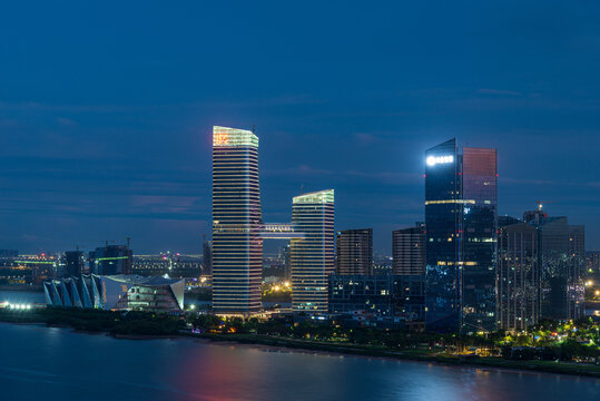 南沙灵山岛尖地标建筑蓝调夜景