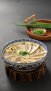 酥肉蒸头碗