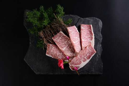 霜降三角牛腩
