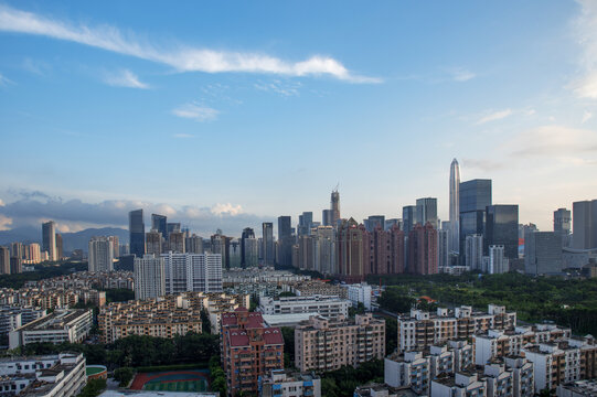 都市天际线与多样建筑景观