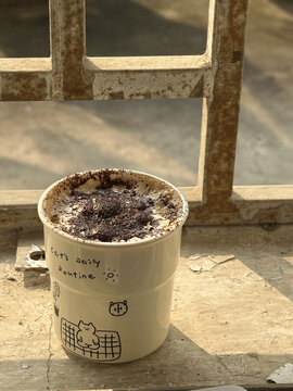 手绘图案的可爱陶瓷咖啡杯
