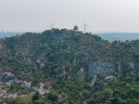 航拍济南鹊山