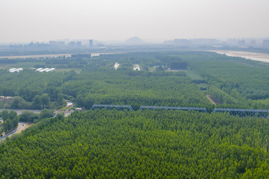 航拍济南鹊山