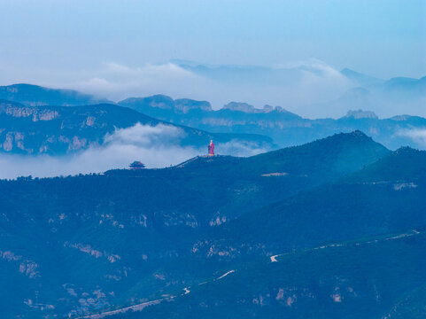 济南南部山区的连绵群山