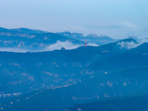 济南南部山区的连绵群山