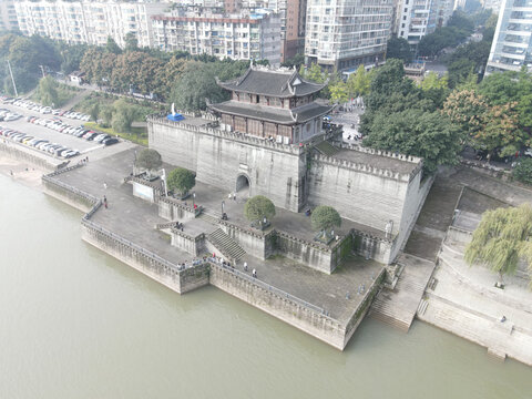 泸州风光东门