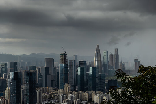 大雨来袭深圳后海总部基地