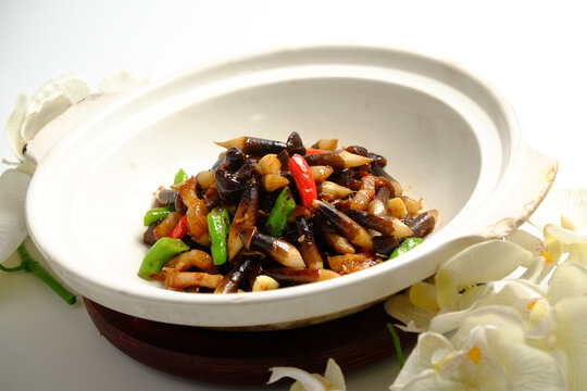 XO酱砂锅鸡枞菌