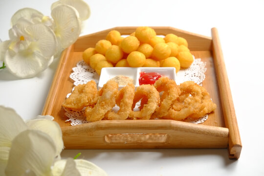 土豆球拼鱿鱼圈