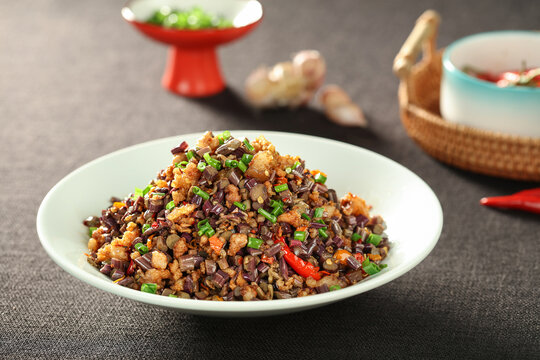 蕨菜炒肉沫