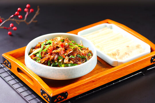 肉沫粉条卷饼