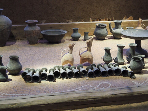 古代陶器文物陈列展示