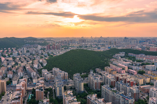 航拍济南城市日落晚霞