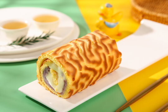 美味花纹紫薯蛋糕卷面包西式甜品