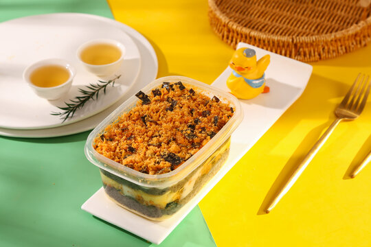 美味肉松海苔盒子美食面包蛋糕千层甜点