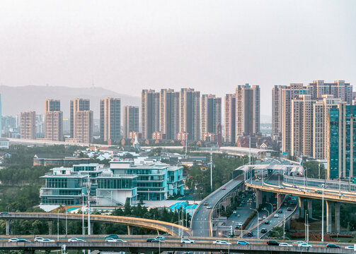 城市高架层楼叠道