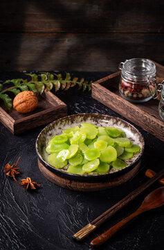 美味脆嫩的凉拌莴笋片
