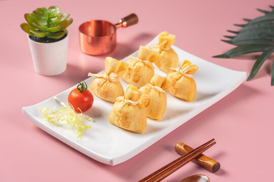 精致美味的特色油炸福袋