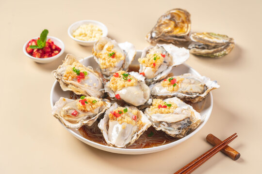 蒜蓉粉丝蒸生蚝美味呈现